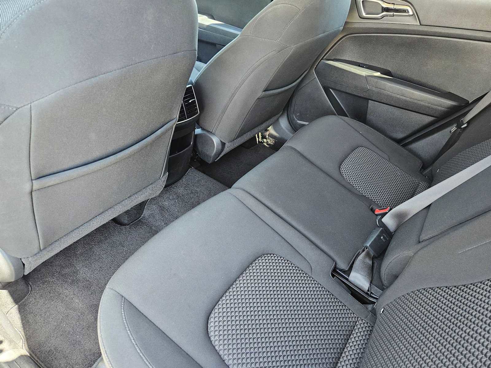 Certified 2024 Kia Sportage LX FWD image 17