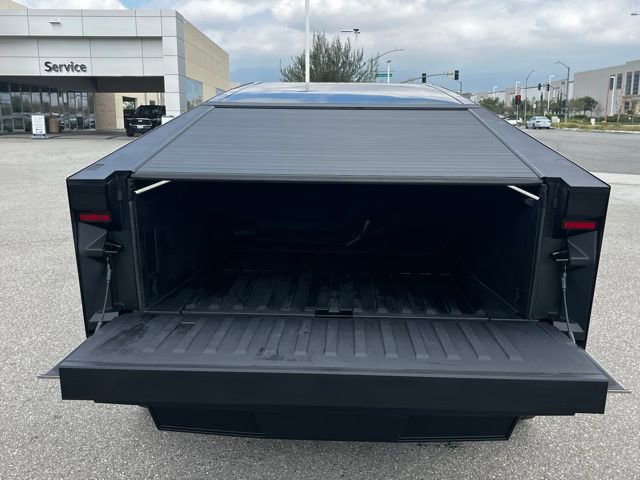Used 2024 Tesla Cybertruck AWD Crew Cab image 28