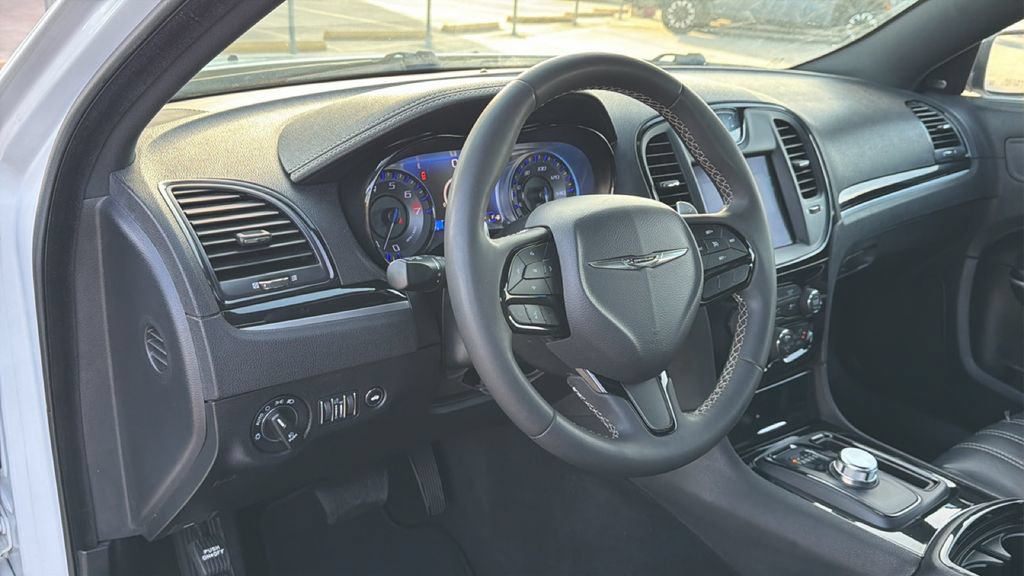 Used 2023 Chrysler 300 S RWD image 17