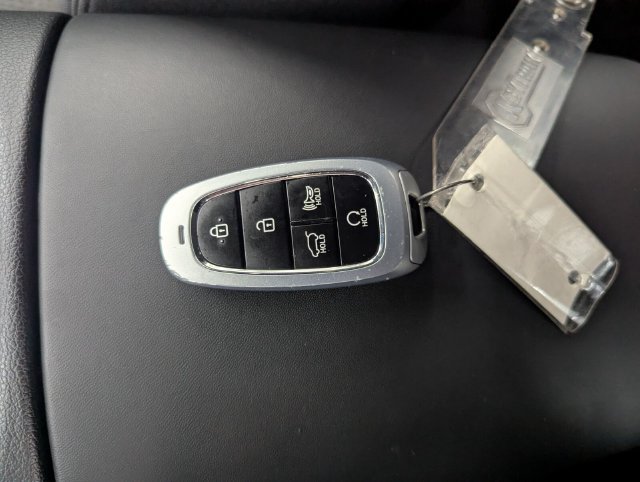 Used 2023 Hyundai Santa Fe SEL FWD image 33