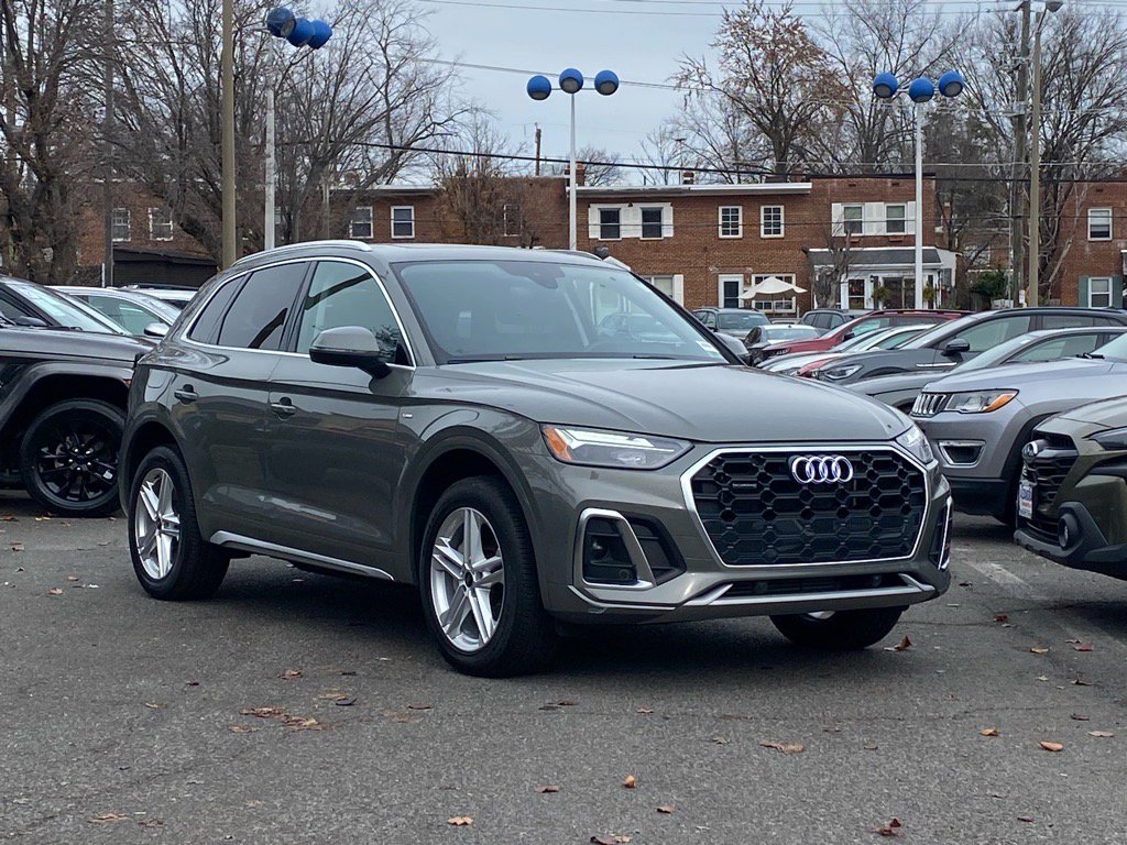 Used 2024 Audi Q5 e Premium w/ Convenience Package