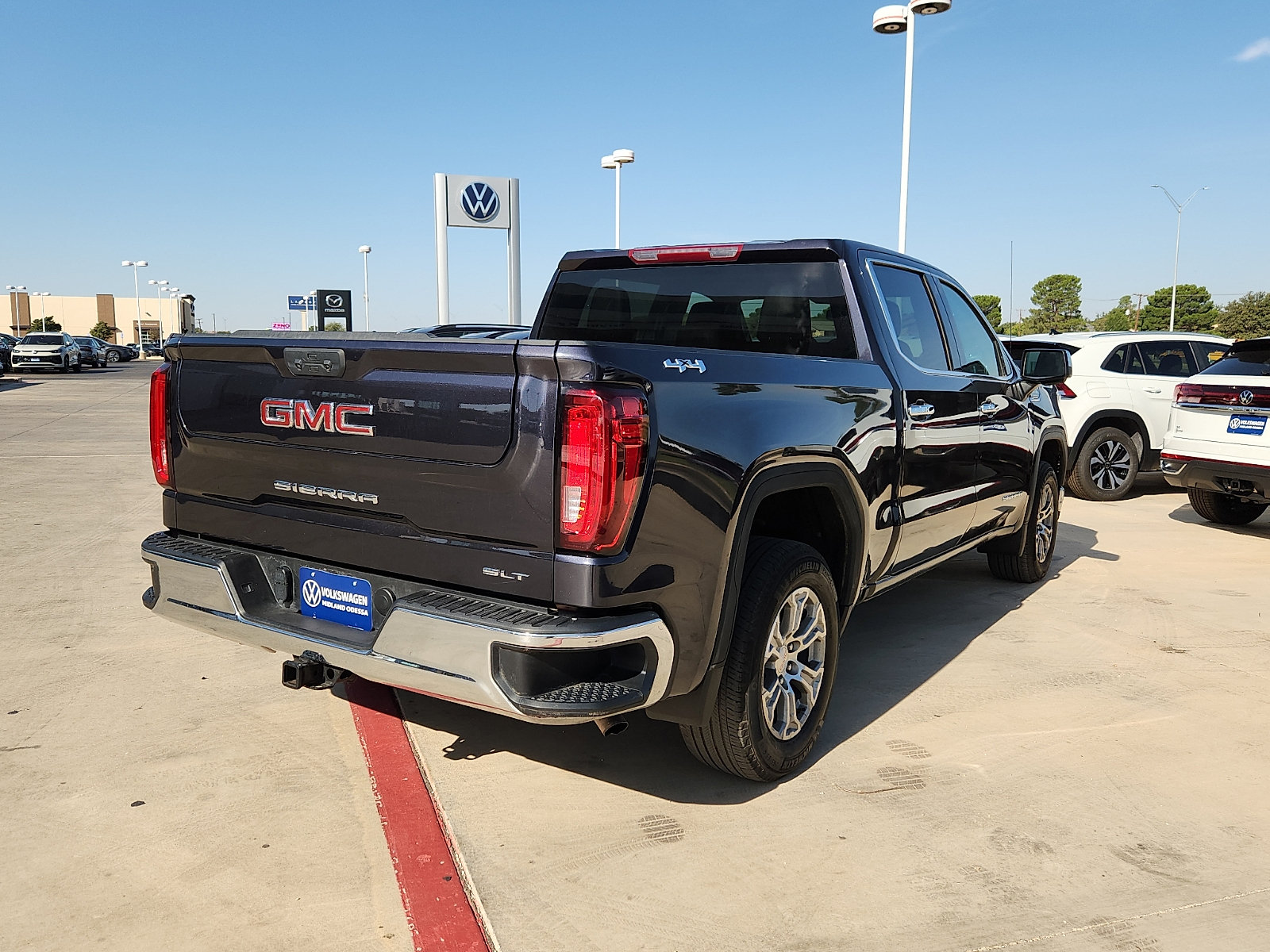 Used 2025 GMC Sierra 1500 SLT AWD/4WD image 5