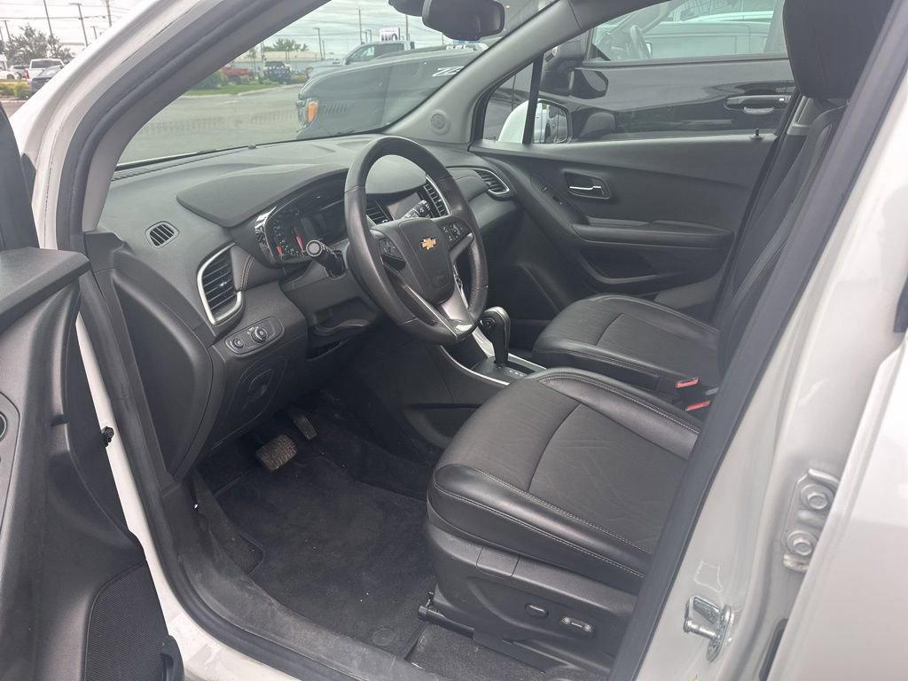 Used 2022 Chevrolet Trax LT w/ Sport Edition AWD/4WD image 7