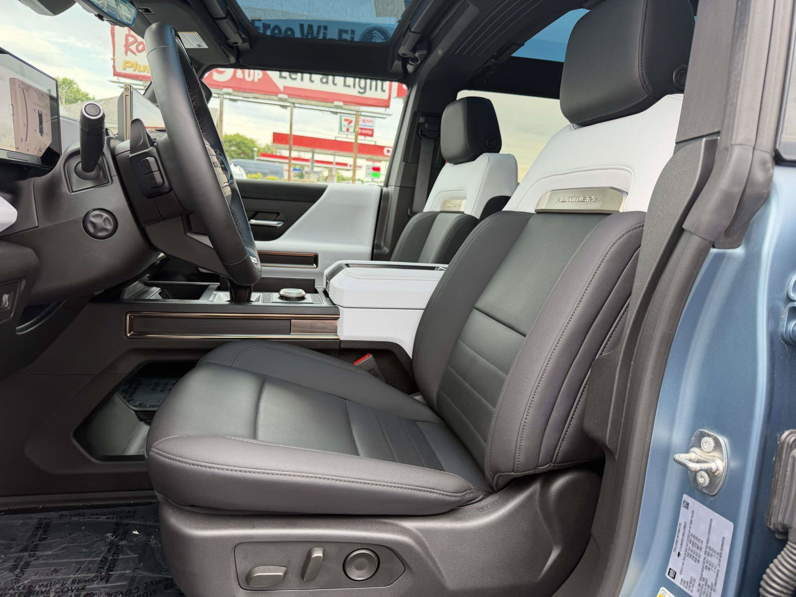 Used 2024 GMC Hummer EV 3X w/ Omega Edition AWD/4WD image 10