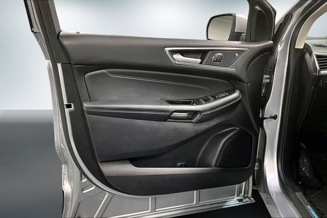 Used 2020 Ford Edge Titanium w/ Equipment Group 301A image 21