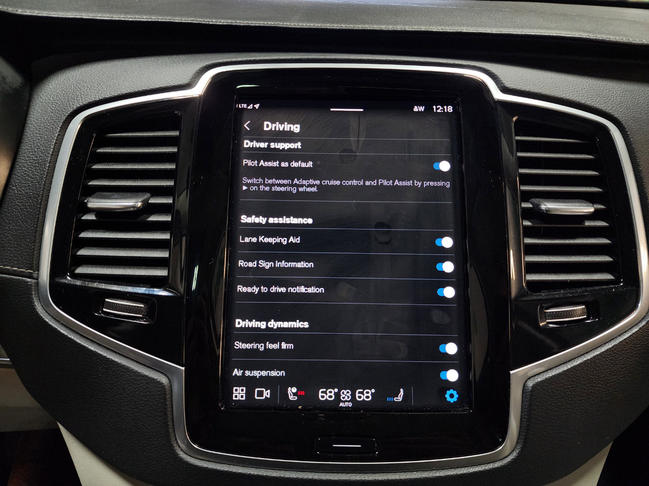 Used 2023 Volvo XC90 B6 Ultimate w/ Protection Package Premier image 41