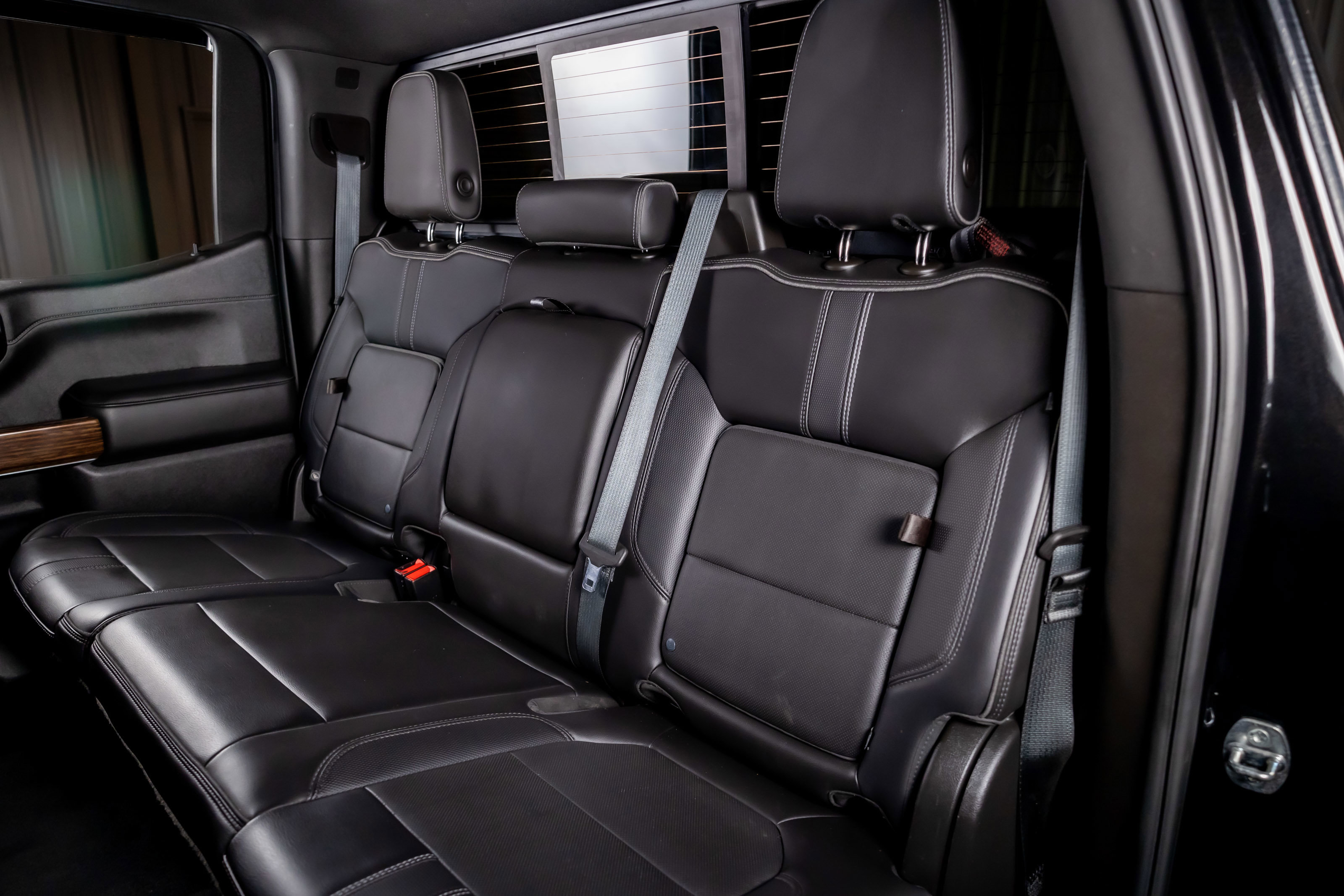 Used 2021 Chevrolet Silverado 1500 High Country w/ Technology Package image 23