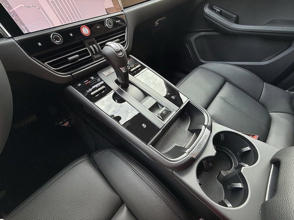 New 2026 Porsche Macan image 16