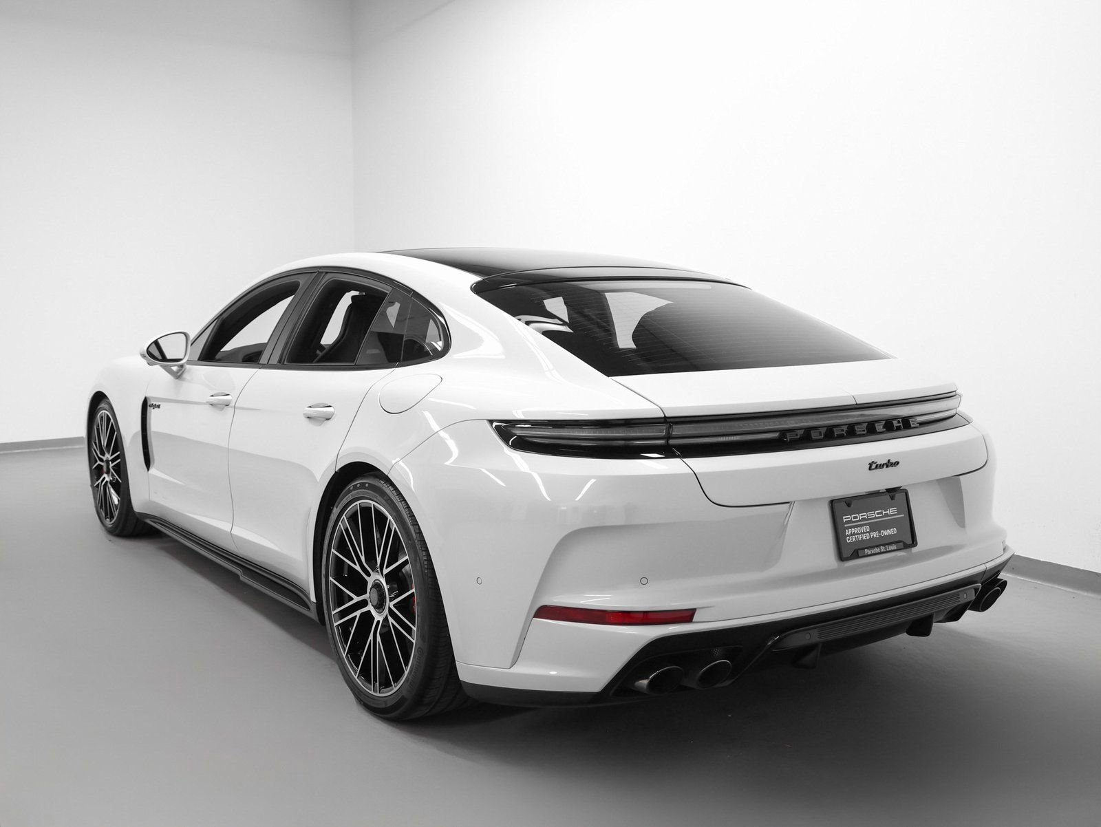 Certified 2025 Porsche Panamera Turbo image 3