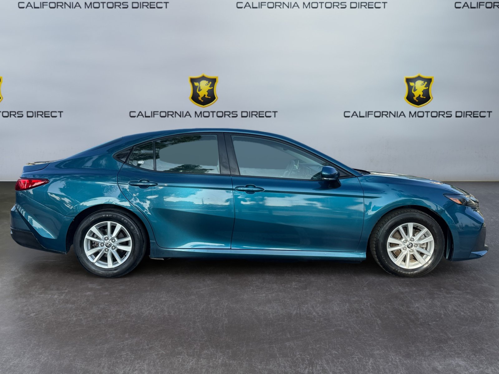 Used 2025 Toyota Camry LE FWD image 6