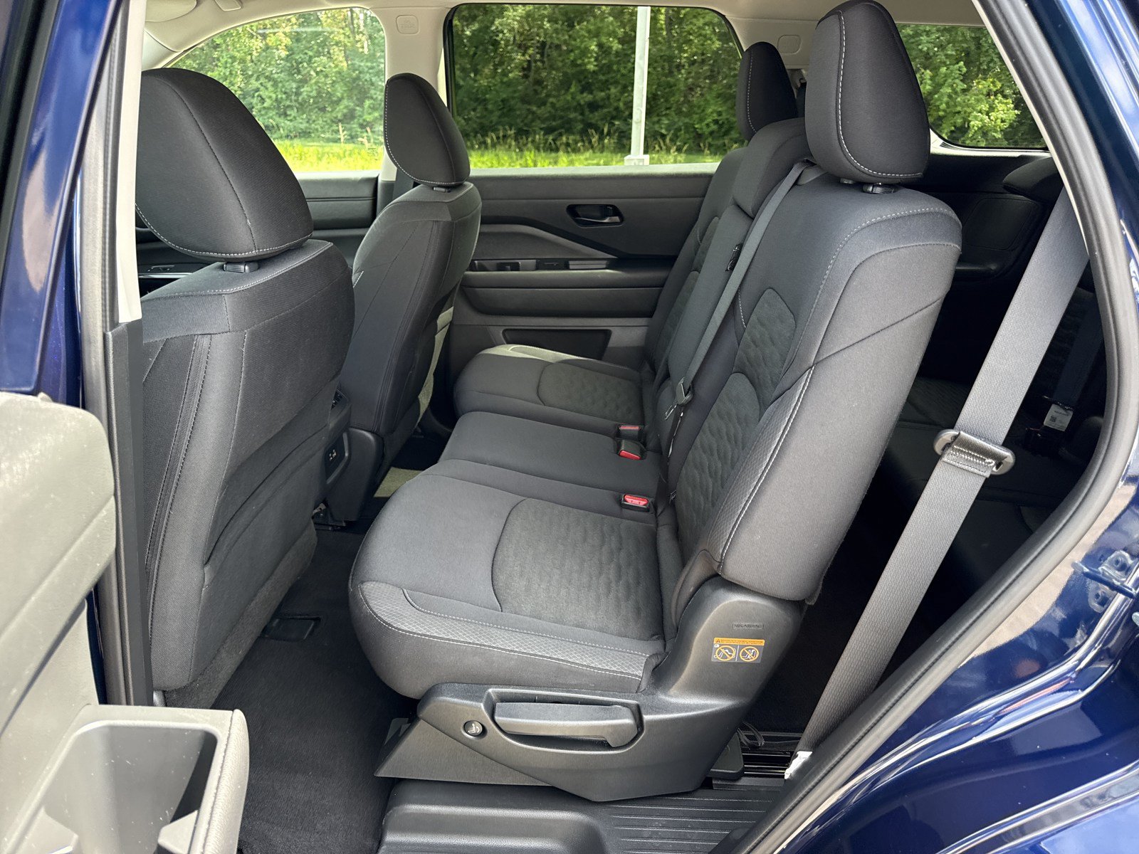 Used 2025 Nissan Pathfinder SV FWD image 13