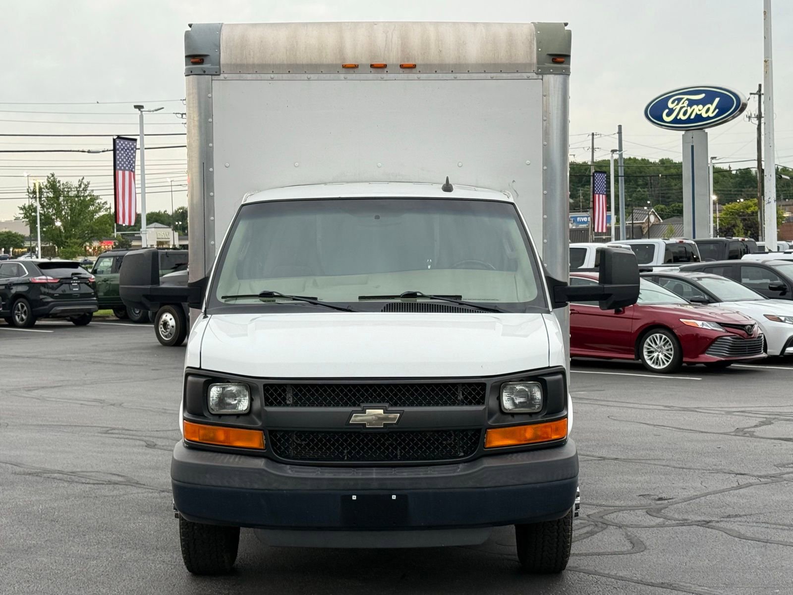 Used 2016 Chevrolet Express 3500 RWD image 9