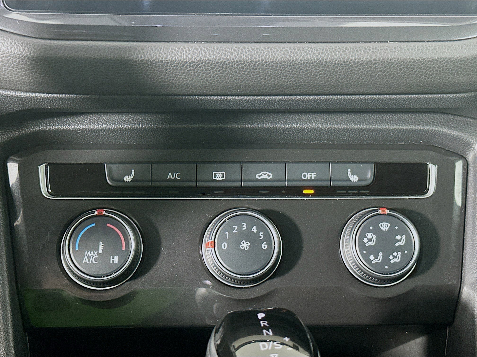 Used 2024 Volkswagen Tiguan Wolfsburg Edition image 23