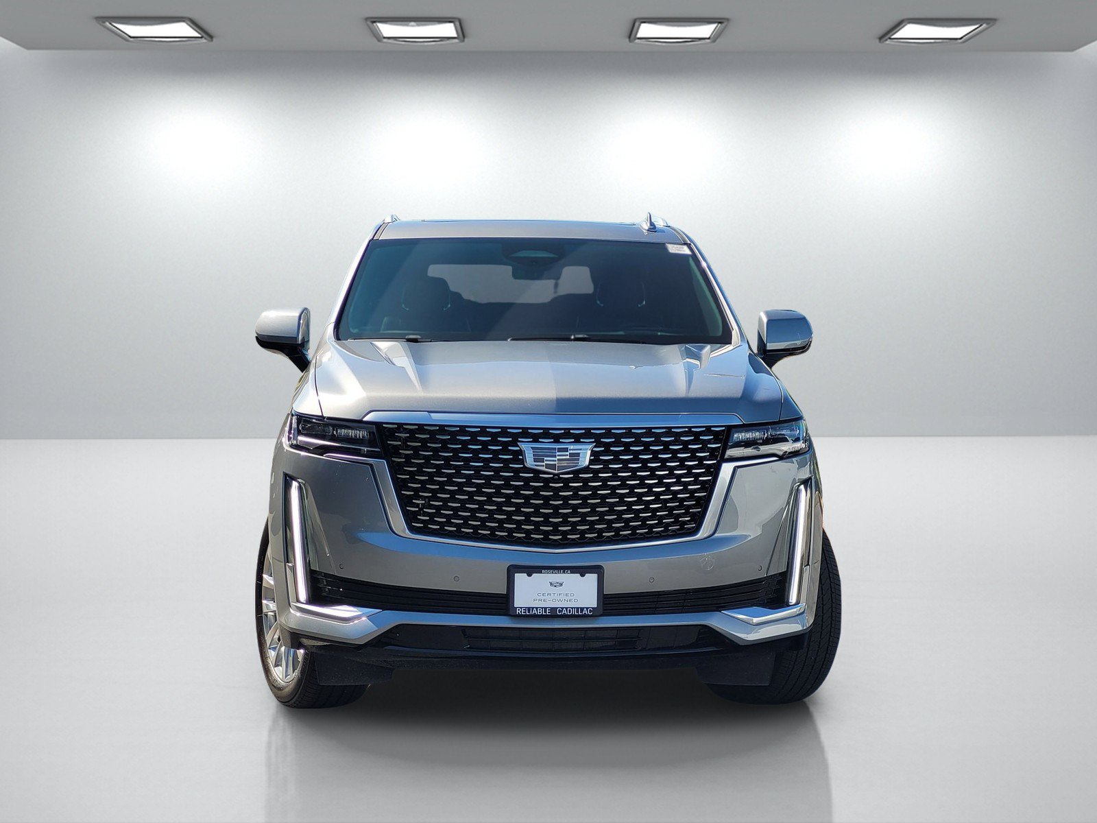 Used 2023 Cadillac Escalade Premium Luxury AWD/4WD image 2