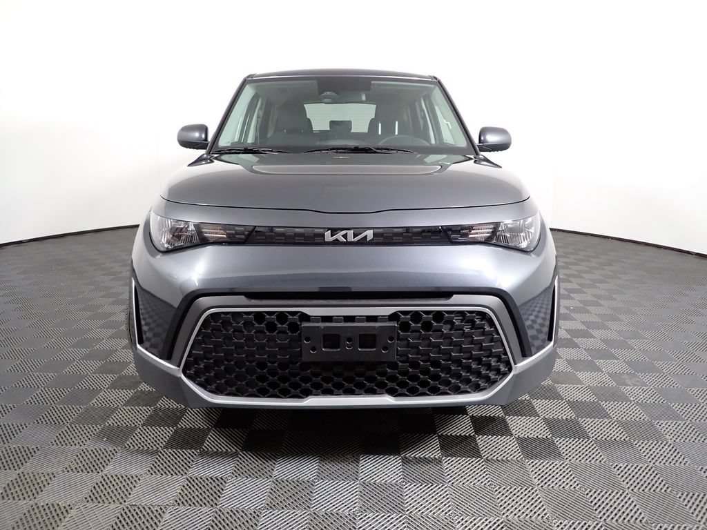 Used 2025 Kia Soul LX w/ LX Technology Package FWD image 5