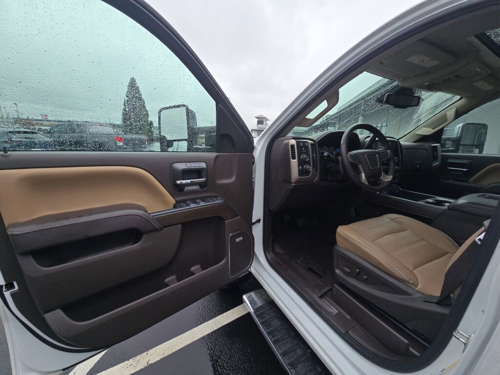 Used 2017 GMC Sierra 3500 Denali w/ Duramax Plus Package image 16