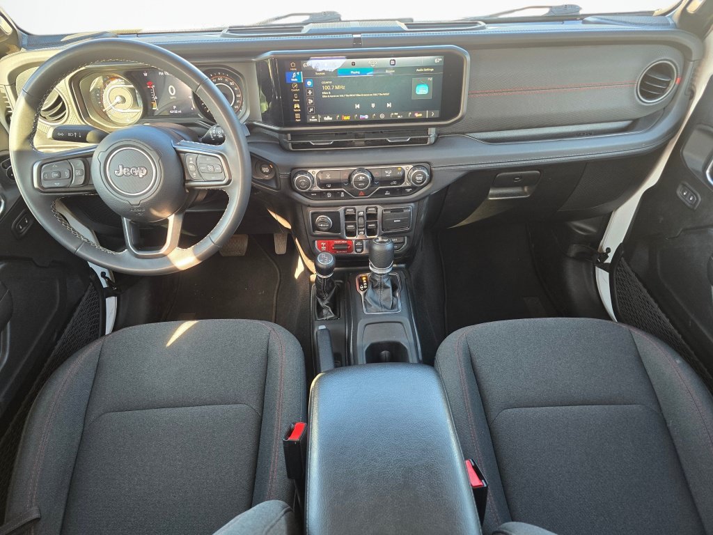 Used 2025 Jeep Wrangler Unlimited Rubicon AWD/4WD image 15