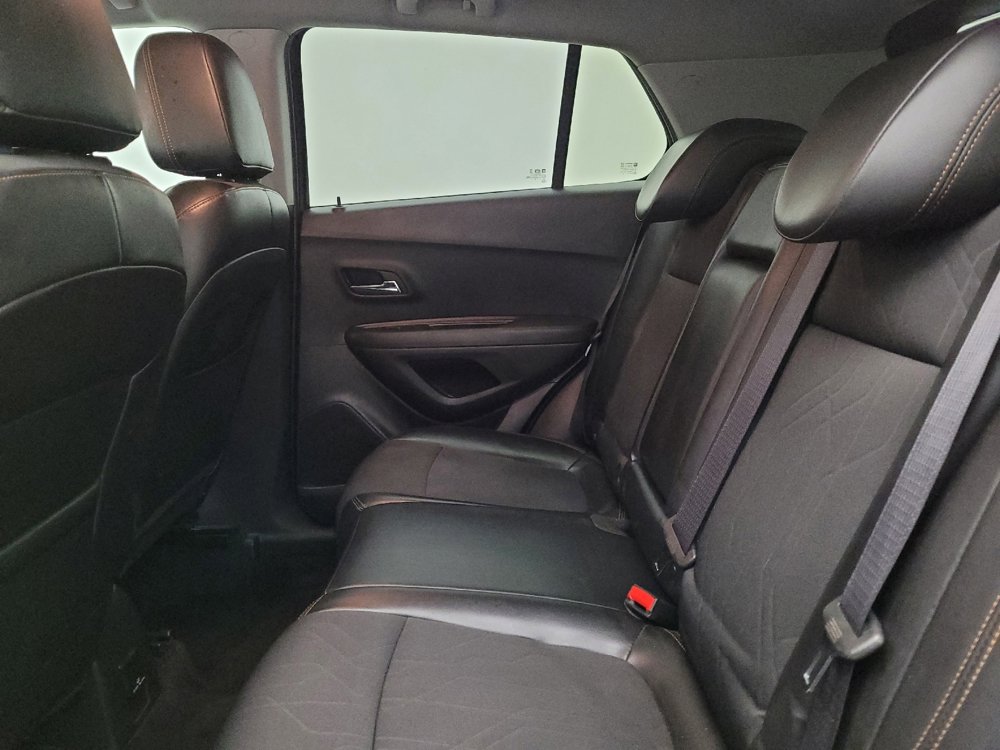 Used 2018 Chevrolet Trax LT w/ LT Convenience Package image 18