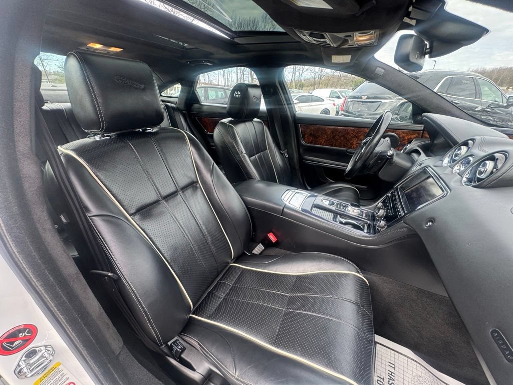 Used 2013 Jaguar XJ AWD image 19