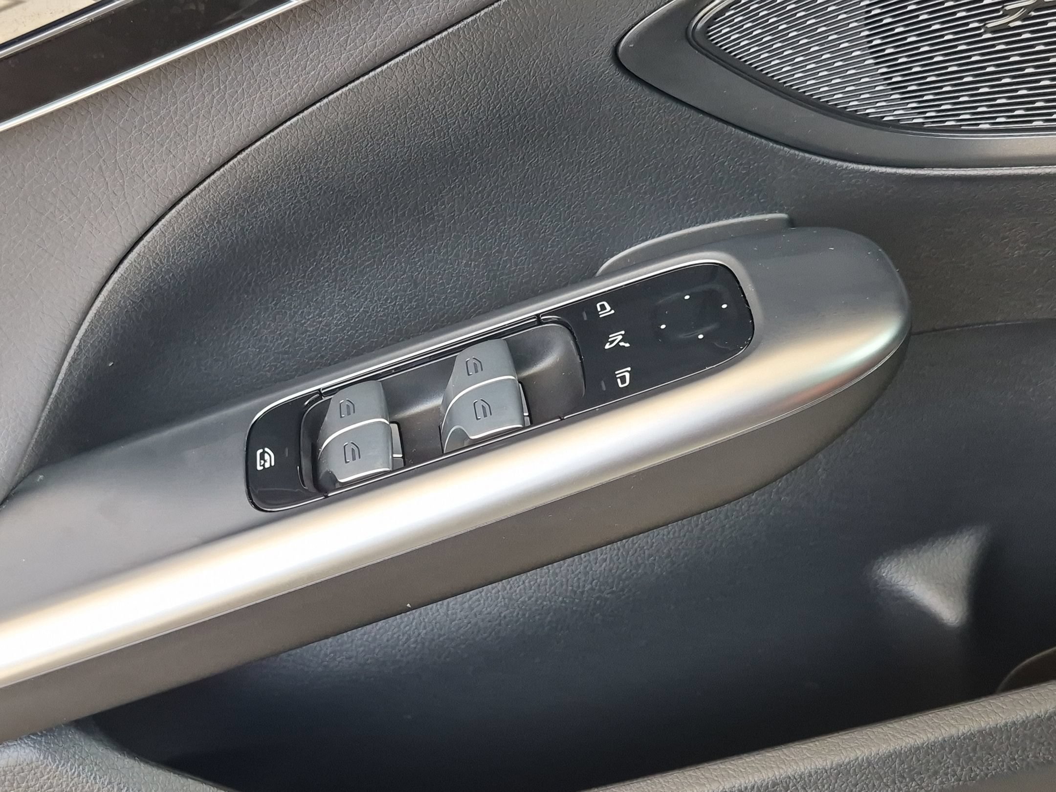 New 2026 Mercedes-Benz C 300 4MATIC Sedan image 15