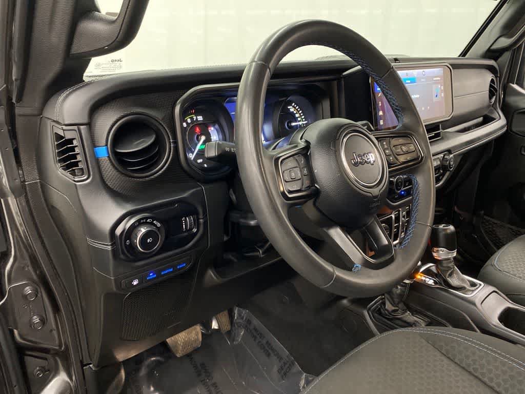 Used 2024 Jeep Wrangler Unlimited Rubicon 4xe AWD/4WD image 2