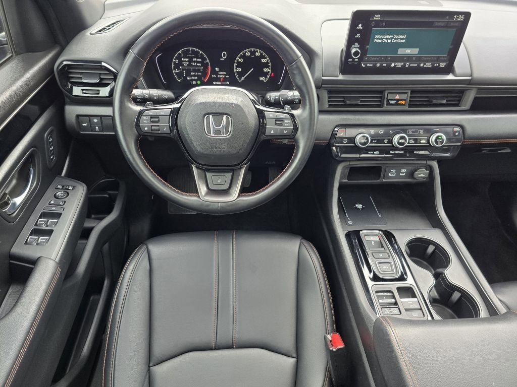 Certified 2025 Honda Pilot TrailSport image 37