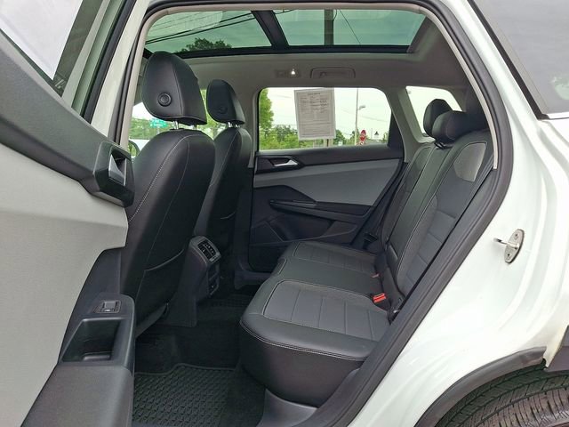 Used 2023 Volkswagen Taos SE w/ Panoramic Sunroof Package AWD/4WD image 10