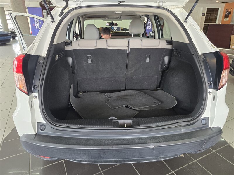 Used 2016 Honda HR-V LX image 22