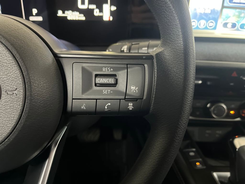 Used 2025 Nissan Kicks SV image 59