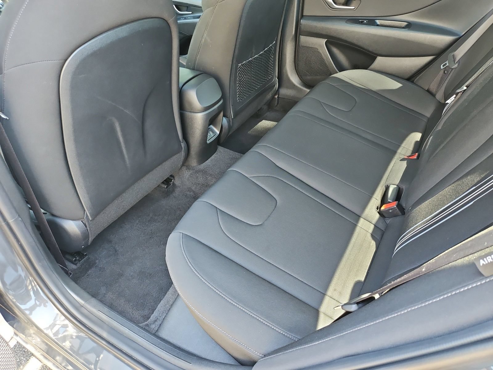 Used 2025 Hyundai Elantra SEL FWD image 33
