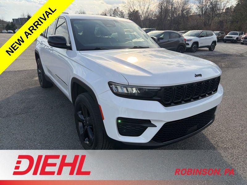 Certified 2023 Jeep Grand Cherokee Altitude image 3