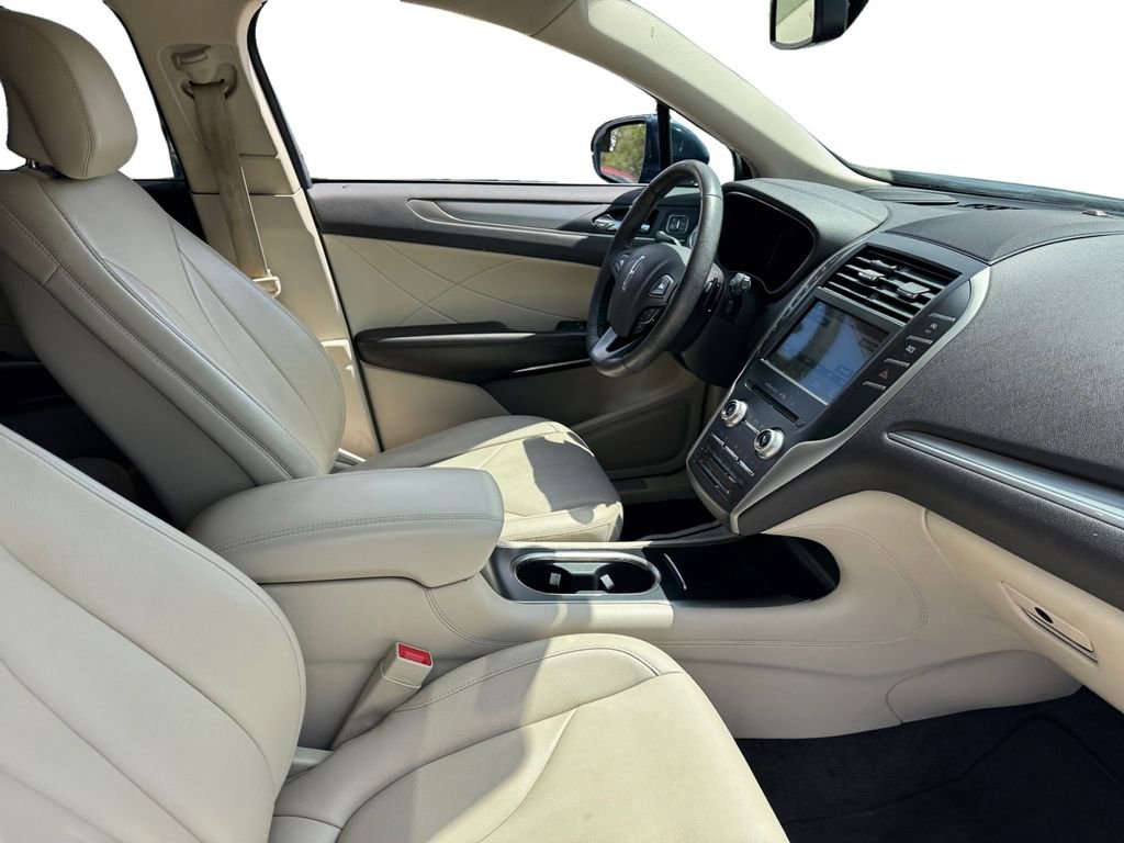 Used 2017 Lincoln MKC Premiere FWD image 18