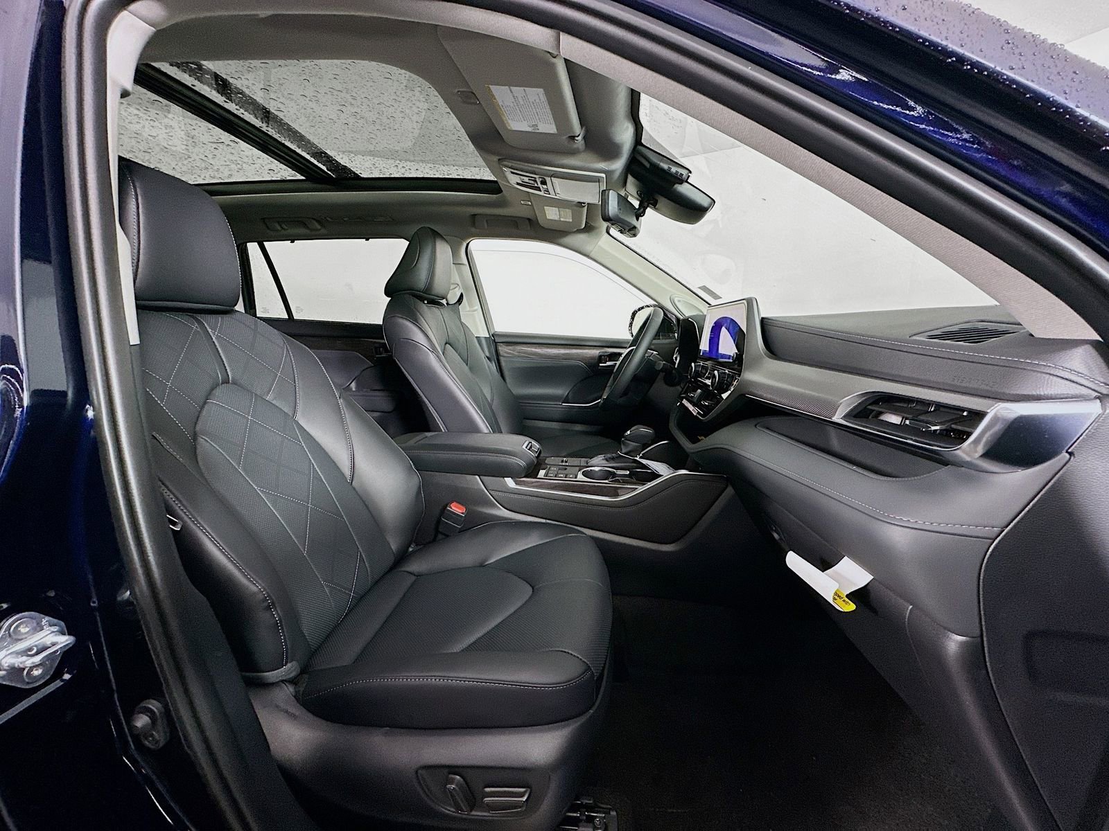 New 2026 Toyota Highlander Platinum image 31