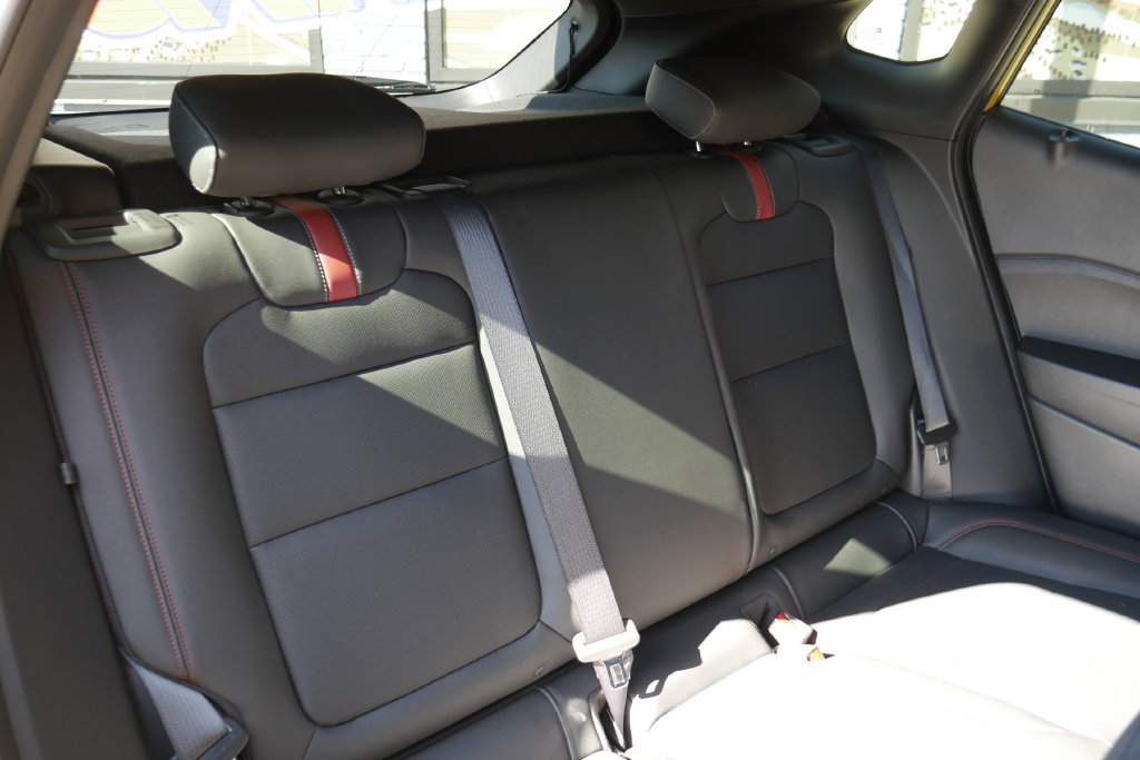 Used 2024 Chevrolet Trax RS w/ Sunroof Package FWD image 14