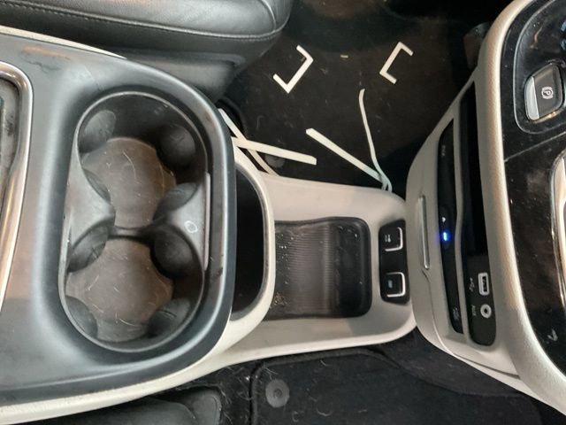 Used 2017 Chrysler Pacifica Touring-L Plus image 23