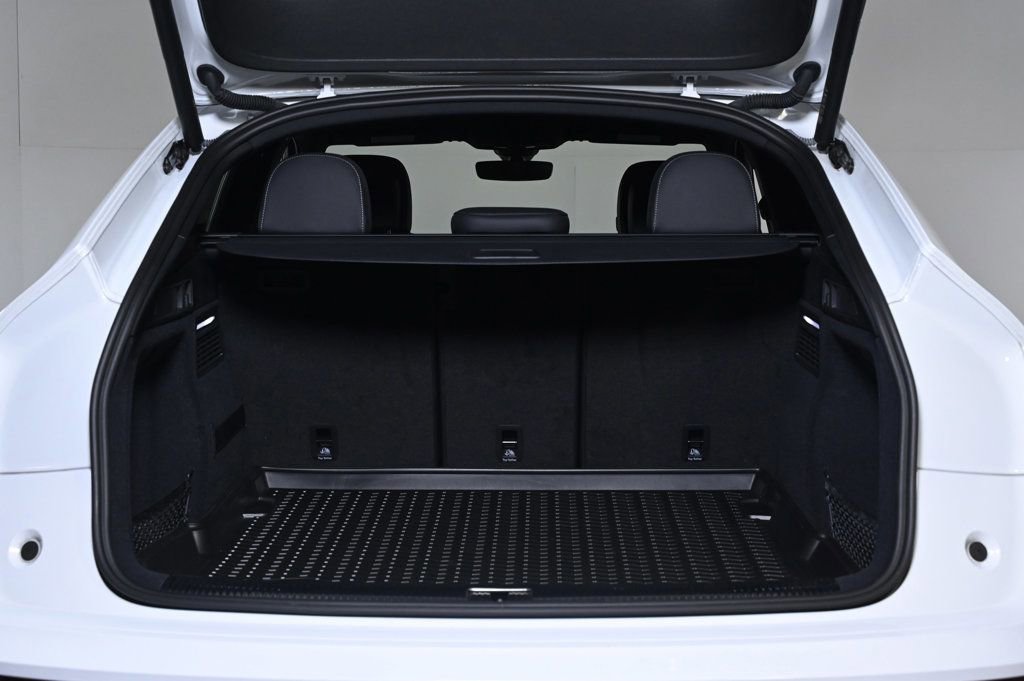 Used 2023 Audi SQ5 Prestige w/ Prestige Package image 21