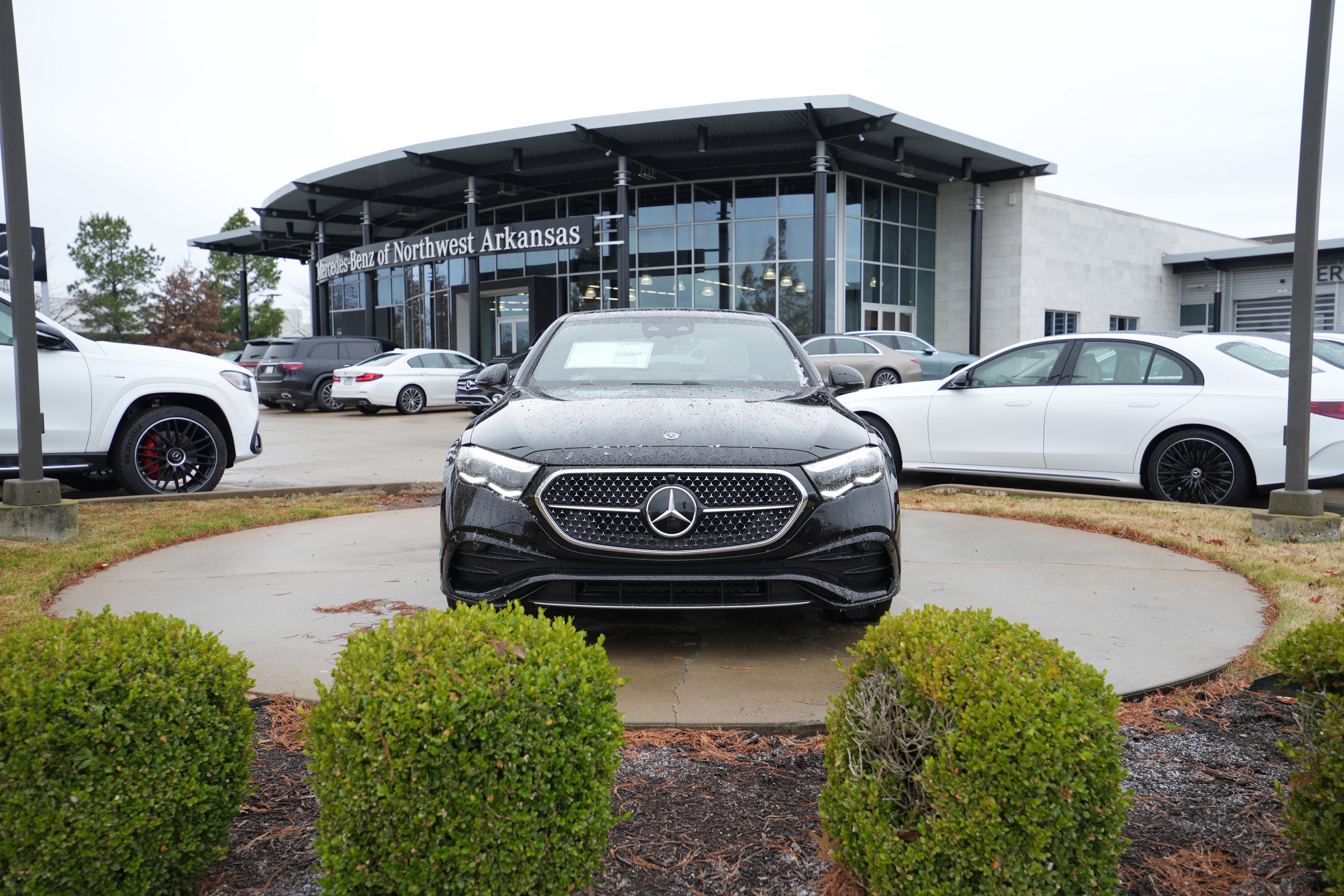 New 2026 Mercedes-Benz E 350 4MATIC Sedan image 2