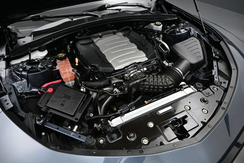 Used 2019 Chevrolet Camaro SS RWD image 3