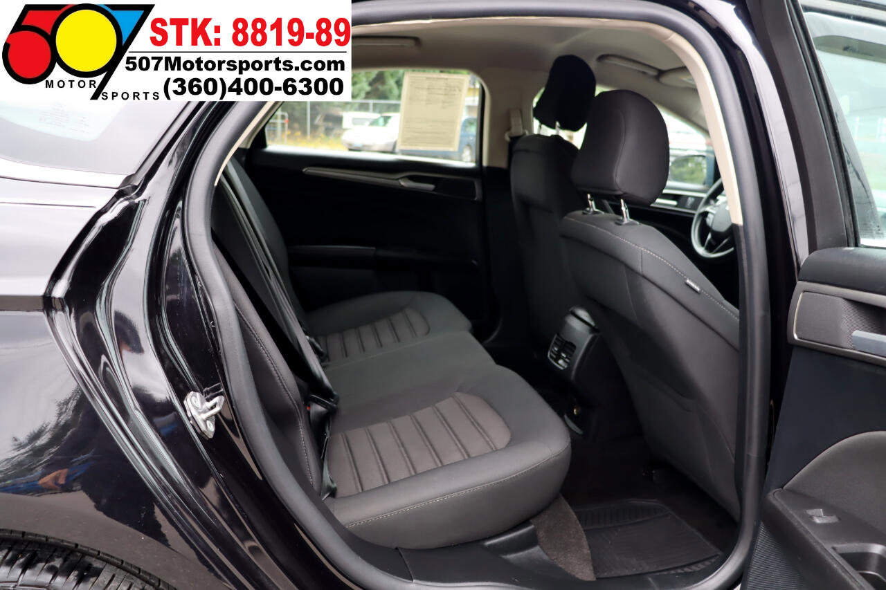 Used 2020 Ford Fusion SE image 16