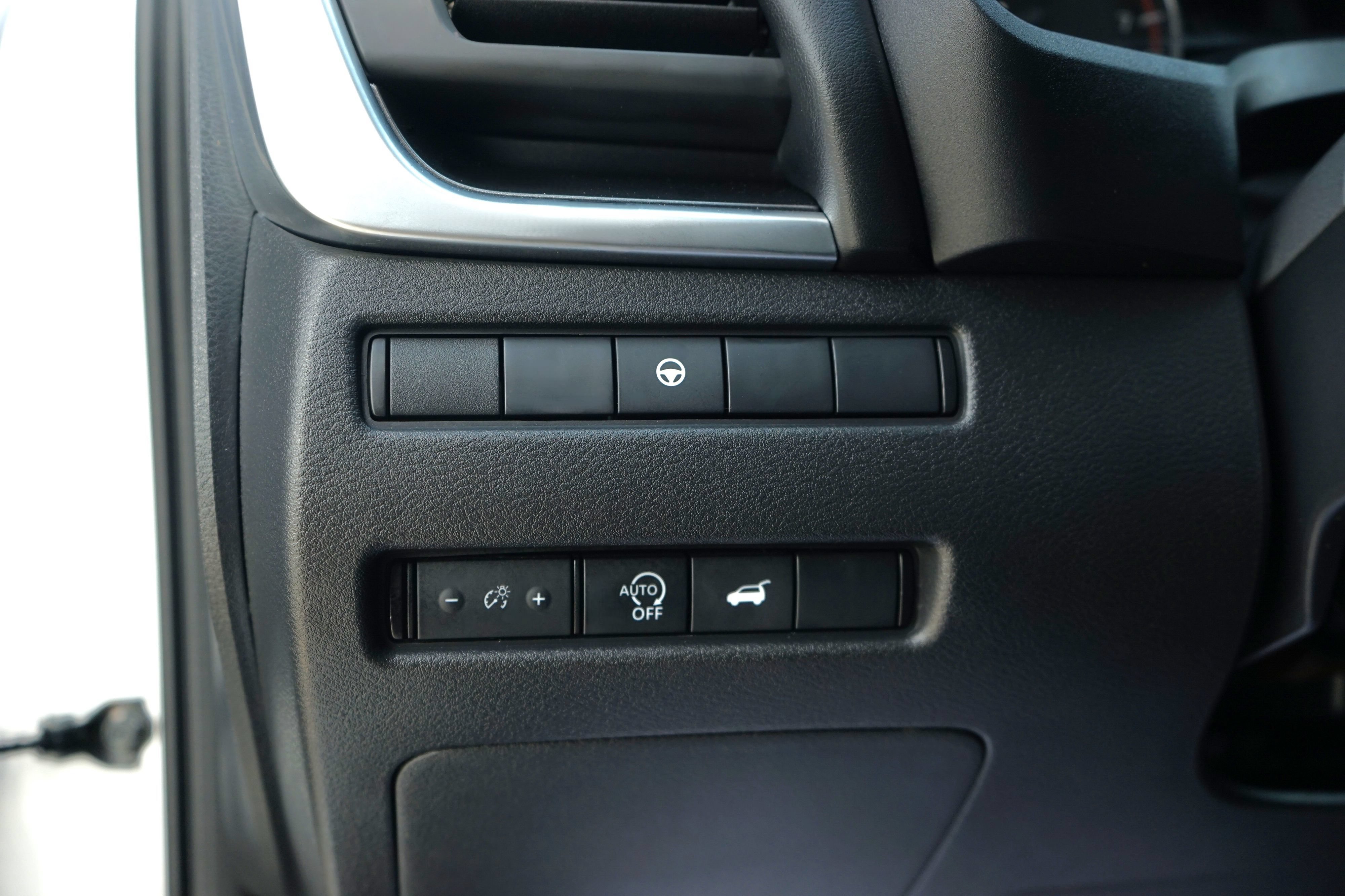 Used 2024 Nissan Rogue SV w/ SV Premium Package AWD/4WD image 12