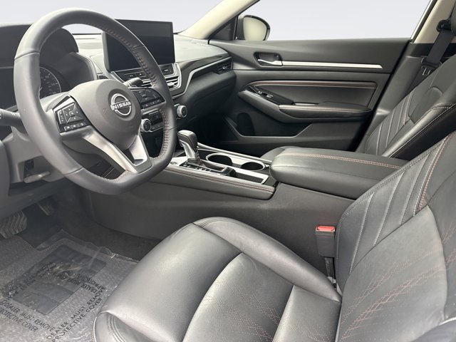 Used 2023 Nissan Altima 2.5 SR w/ SR Premium Package FWD image 10