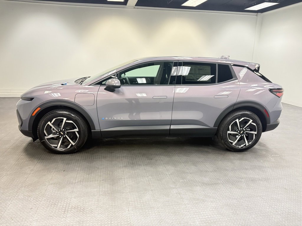 New 2026 Chevrolet Equinox EV LT image 2