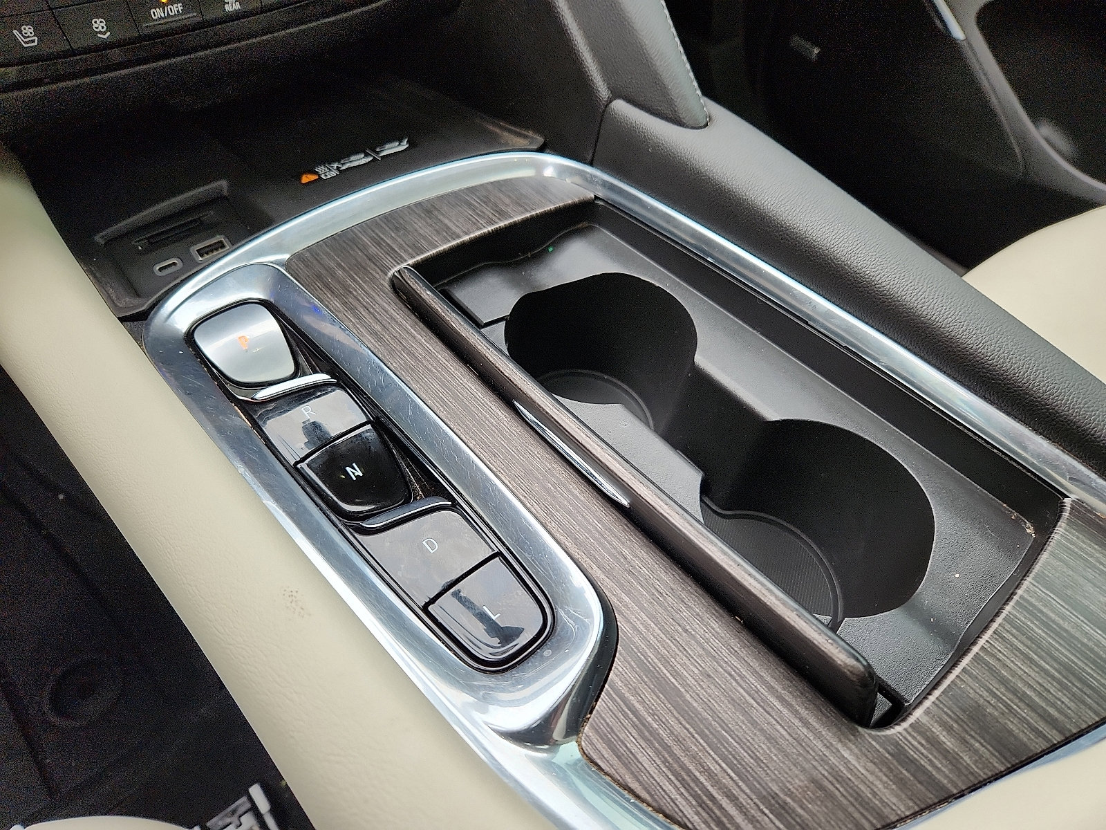 Used 2023 Buick Enclave Avenir w/ Avenir Technology Package AWD/4WD image 13