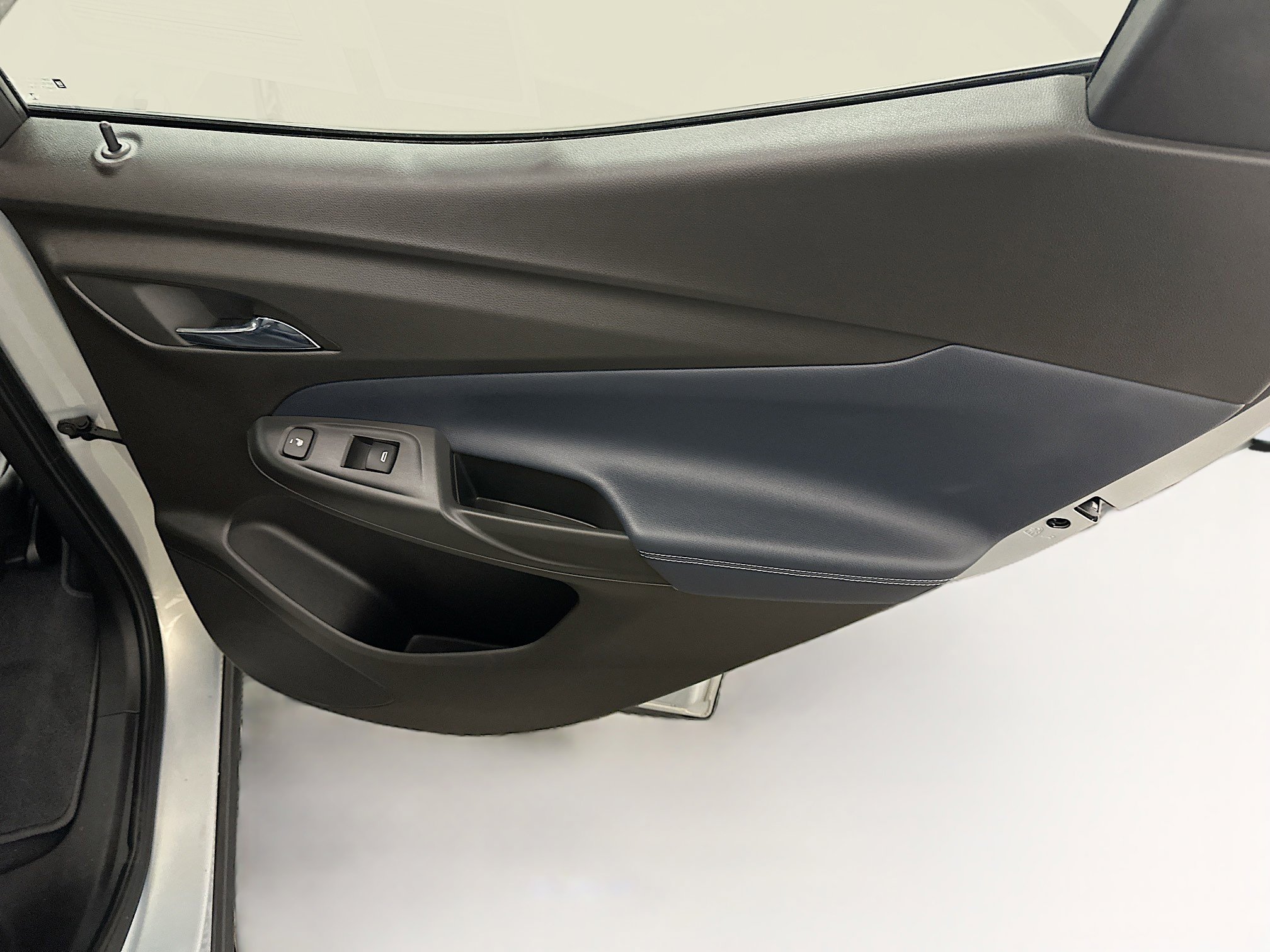 Used 2023 Chevrolet Bolt EUV Premier image 30