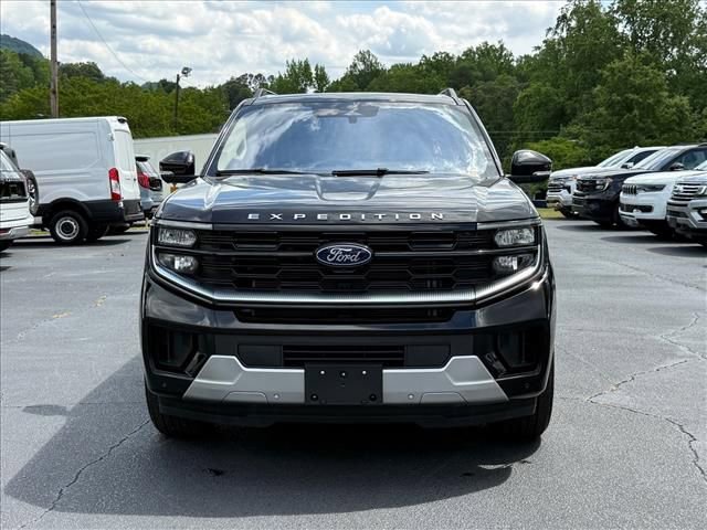 Used 2025 Ford Expedition Platinum AWD/4WD image 9