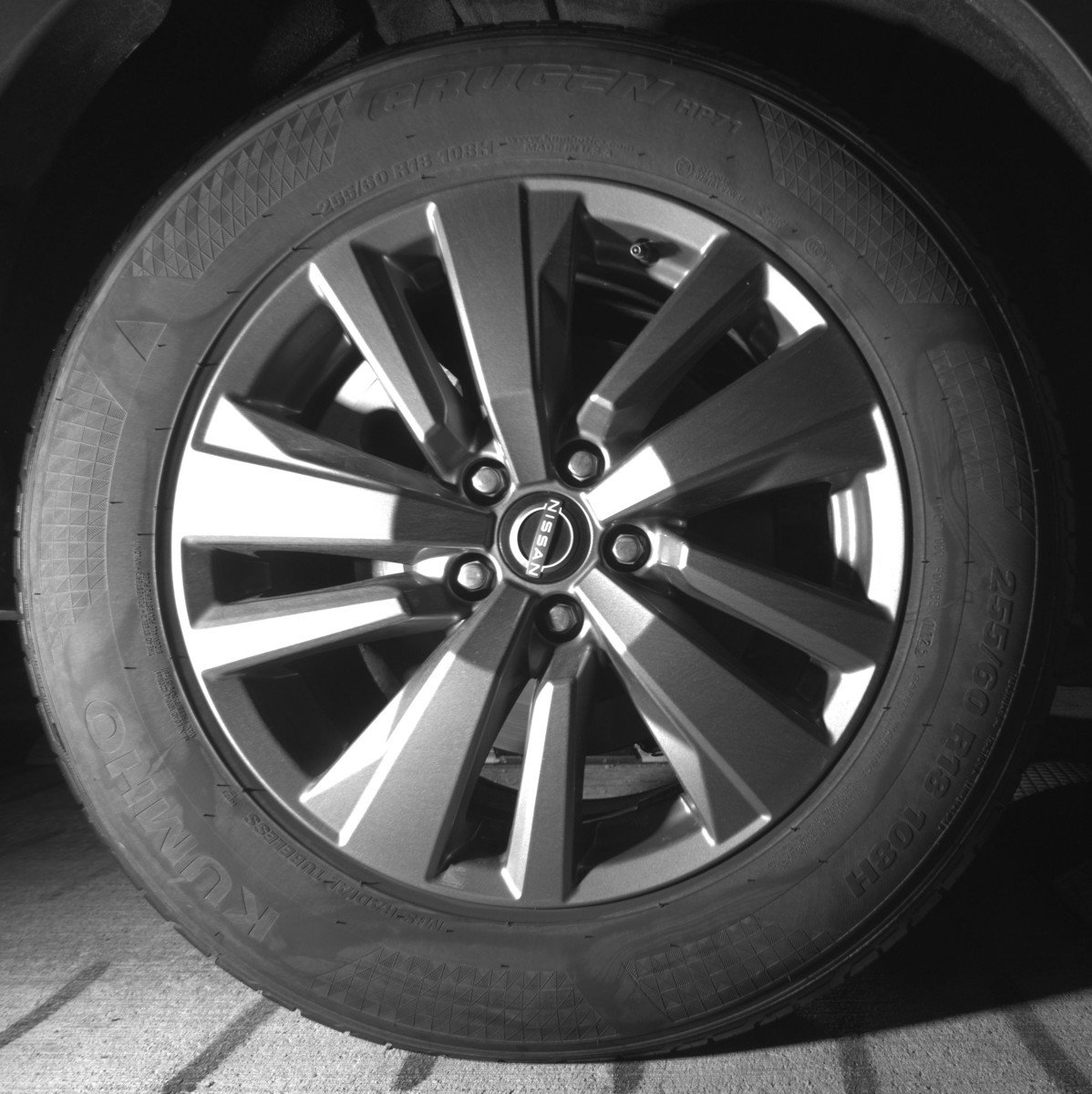 Used 2025 Nissan Pathfinder SV image 15