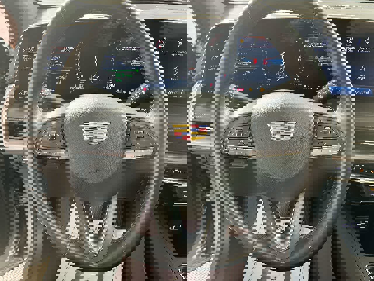 Used 2025 Cadillac XT4 Premium Luxury image 16