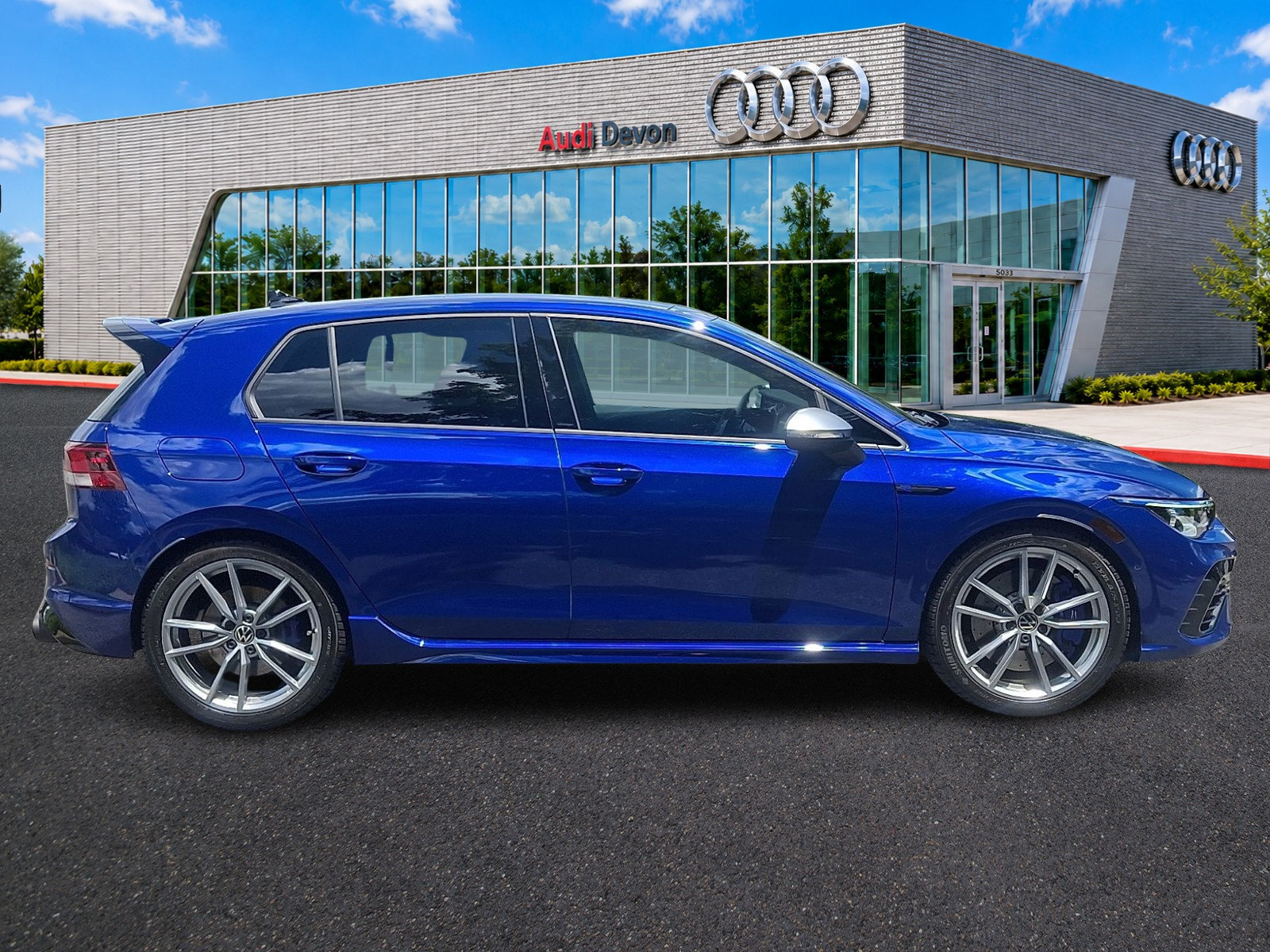 Used 2024 Volkswagen Golf R AWD/4WD image 7