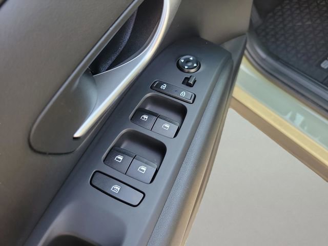 Used 2024 Hyundai Santa Cruz SE image 14