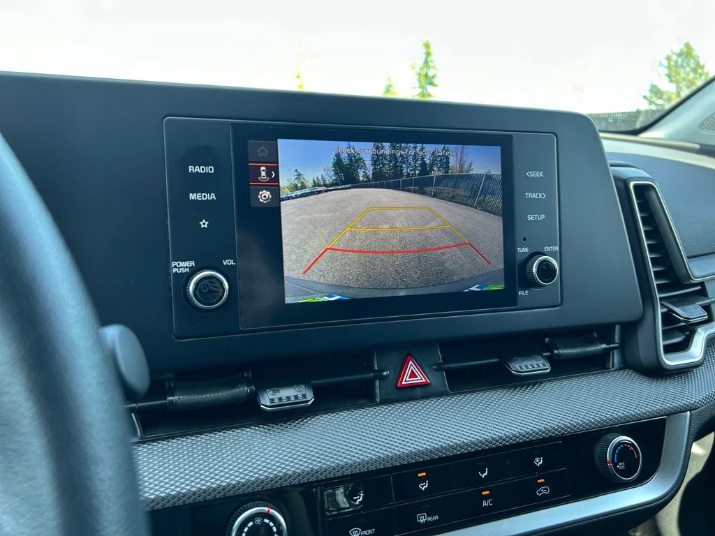 Used 2024 Kia Sportage LX image 19